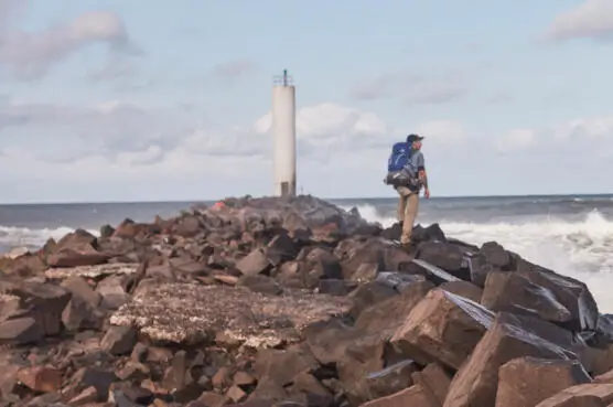 Example of a photo uploaded by the communication agency featuring a backpack from the brand on Wikipedia. Source: Le Monde