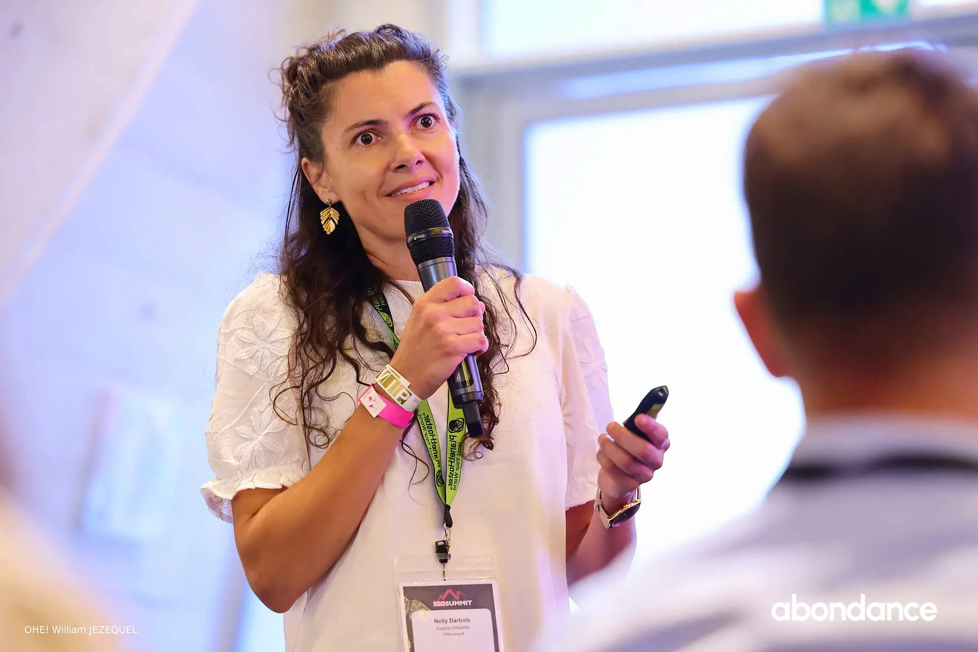 Conférence de Nelly Darbois au SEO Summit au parc des princes en octobre 2025